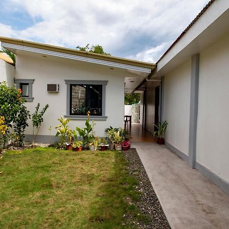 Oyo 777 Rn Guesthouse Moalboal Exterior photo
