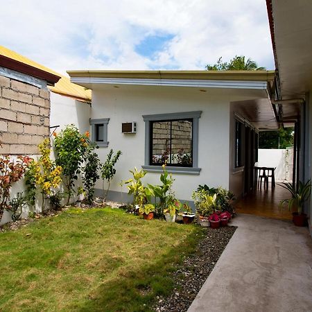 Oyo 777 Rn Guesthouse Moalboal Exterior photo