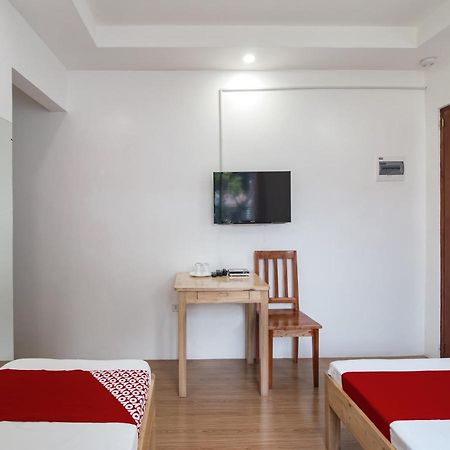 Oyo 777 Rn Guesthouse Moalboal Exterior photo